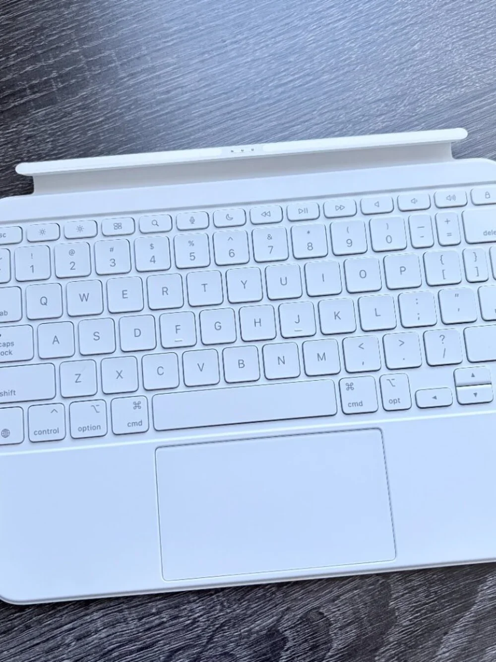 Apple iPad Magic Keyboard Folio for iPad 10th Gen / A16 White Genuine Apple